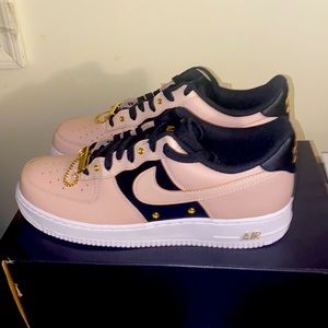Men Air Force 1s Never worn size 10 in men / 11.5 in women box included 📦